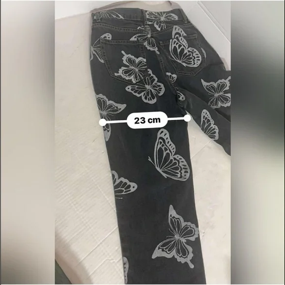 PACSUN High Rise Straight Leg
Cropped Raw Hem Butterfly
Black Jeans Size 27 - Picture 8 of 15